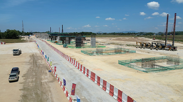 哥打巴魯車站施工現(xiàn)場。中國交通建設(shè)有限公司供圖