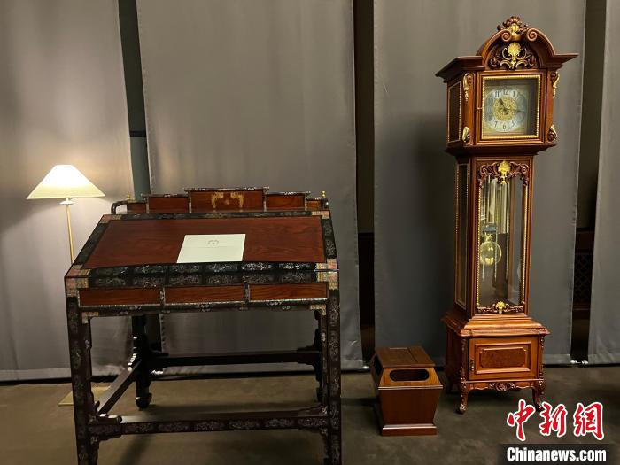 圖為春秋館展覽陳設(shè)的青瓦臺(tái)家具。　劉旭 攝