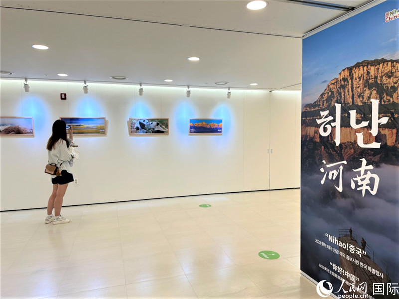 2.民眾參觀“看九曲黃河 聽華夏故事”主題展。人民網記者 馬菲攝