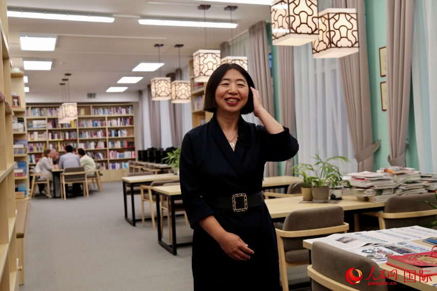 白俄羅斯國立大學共和國漢學孔子學院中方院長劉素玲。人民網(wǎng)記者 朱虹攝