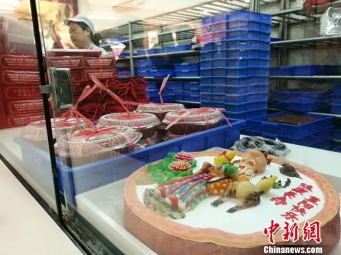 資料圖：等待銷售的重陽糕?！＄娚?攝
