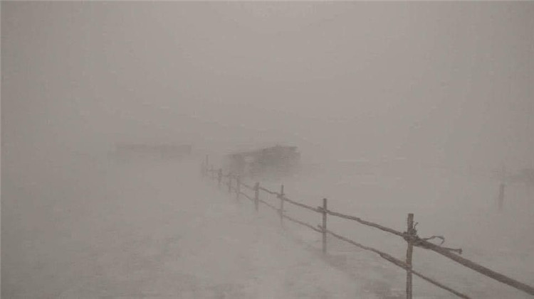 2023年11月4日，蒙古國部分省份發(fā)生暴風(fēng)雪天氣。蒙古國緊急情況總局官網(wǎng)圖片
