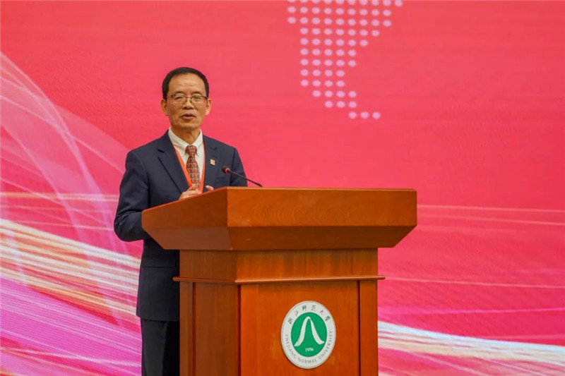 國務(wù)院學(xué)位委員會區(qū)域國別學(xué)學(xué)科評議組秘書長、浙江師范大學(xué)非洲研究院（非洲區(qū)域國別學(xué)院）院長劉鴻武致辭。主辦方供圖