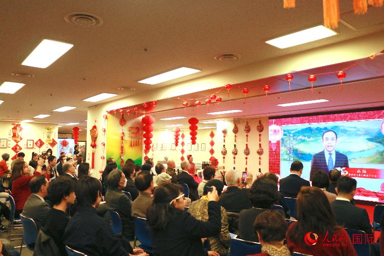 2月9日，“喜迎龍年·品味陜西”——2024新春迎福（展）聯(lián)歡會暨陜西文化年在東京中國文化中心拉開帷幕。人民網(wǎng) 許可攝