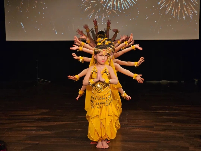 舞蹈《千手觀音》。中國駐瑞典大使館供圖。