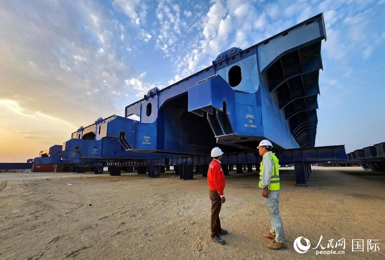 全球最大升船機平臺。人民網(wǎng)記者管克江攝