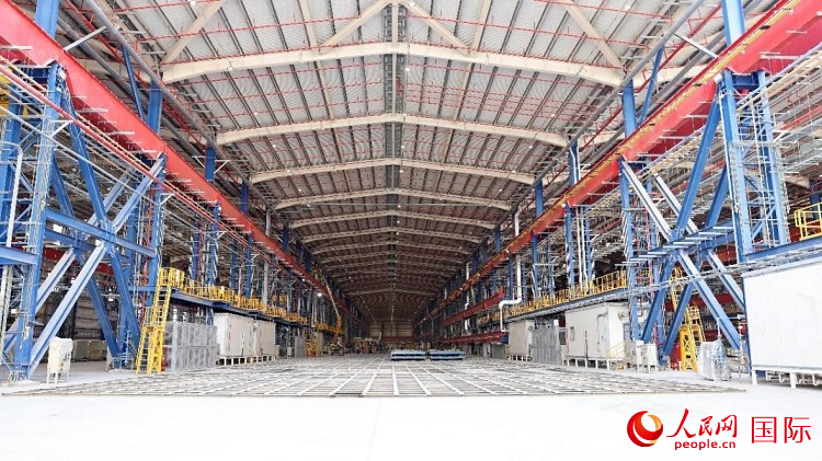 已移交業(yè)主的C201船體車間。人民網(wǎng)記者管克江攝