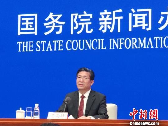 河北省委書記、省人大常委會主任王東峰答記者問　郭超凱　攝