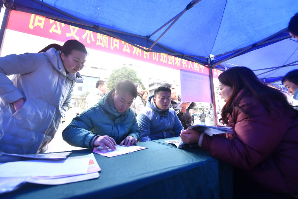 牢牢守住不發(fā)生規(guī)模性返貧致貧底線——西部脫貧地區(qū)“5年過渡期”一線觀察