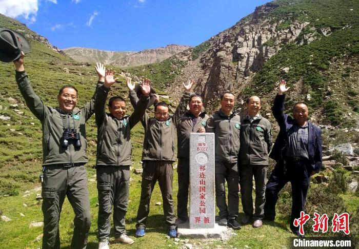 圖為管護員們難得的一次合影。受訪者供圖