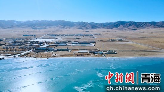 圖為冬日青海湖。李江寧攝