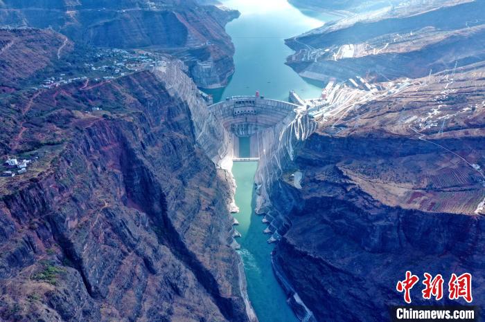 圖為白鶴灘水電站大壩全景圖。　水電四局供圖