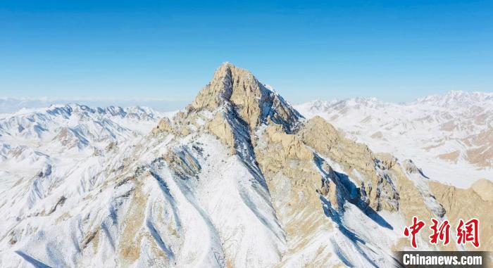 圖為山川被白雪覆蓋?！《继m縣融媒體中心供圖