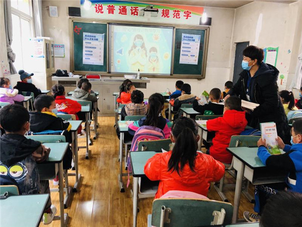 圖片默認(rèn)標(biāo)題_fororder_4、恢復(fù)上課的學(xué)生們-攝影-左斌