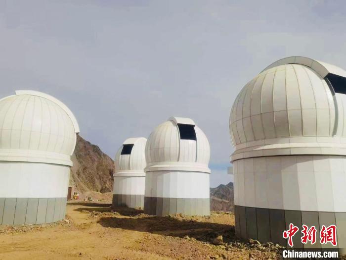 圖為南京大學時域天文臺望遠鏡圓頂安裝完畢?！±浜苿?chuàng)園區(qū)管委會 供圖