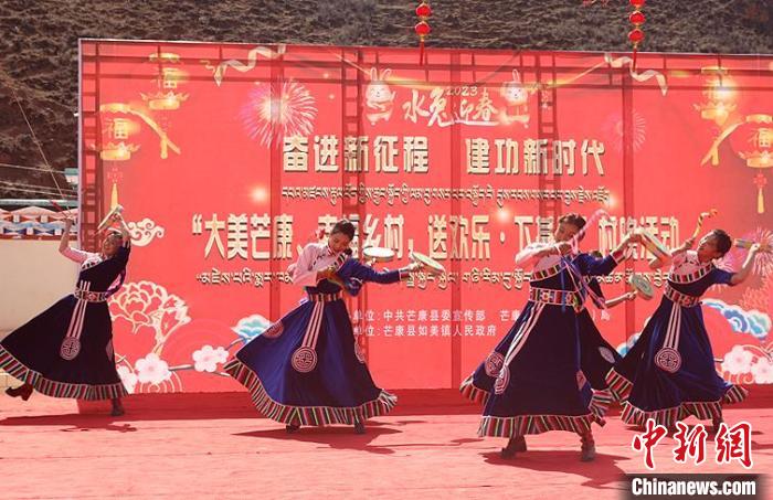 舞蹈《吉祥熱巴》?！∶⒖悼h委宣傳部供圖