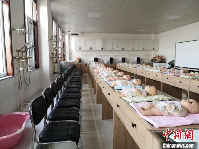 由人社部重點幫扶打造的“天鎮(zhèn)保姆”，已成為全國知名的勞務(wù)輸出品牌?！》尔惙?攝