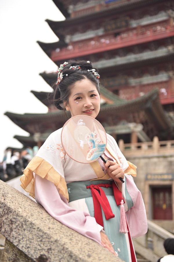 南昌滕王閣“古風(fēng)游”。受訪者供圖