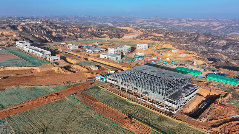 正在建設(shè)的府谷府州機(jī)場。朱鑫攝