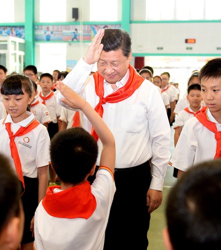 2014年5月30日，習(xí)近平總書記來到北京市海淀區(qū)民族小學(xué)，參加慶?！傲弧眹H兒童節(jié)活動。