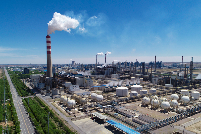 2021年5月16日拍攝的寧夏寧東能源化工基地。