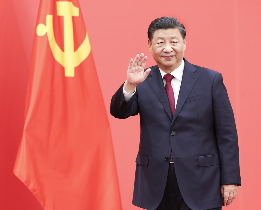 2022年10月23日，習(xí)近平在北京人民大會(huì)堂同采訪中共二十大的中外記者親切見(jiàn)面。
