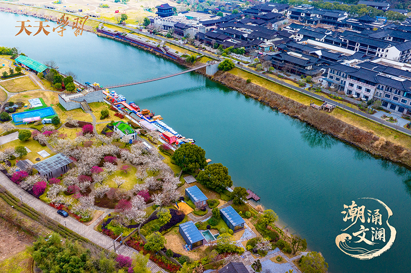 2025年2月17日，浙江紹興，嵊州市越劇小鎮(zhèn)和濕地公園梅花盛開。