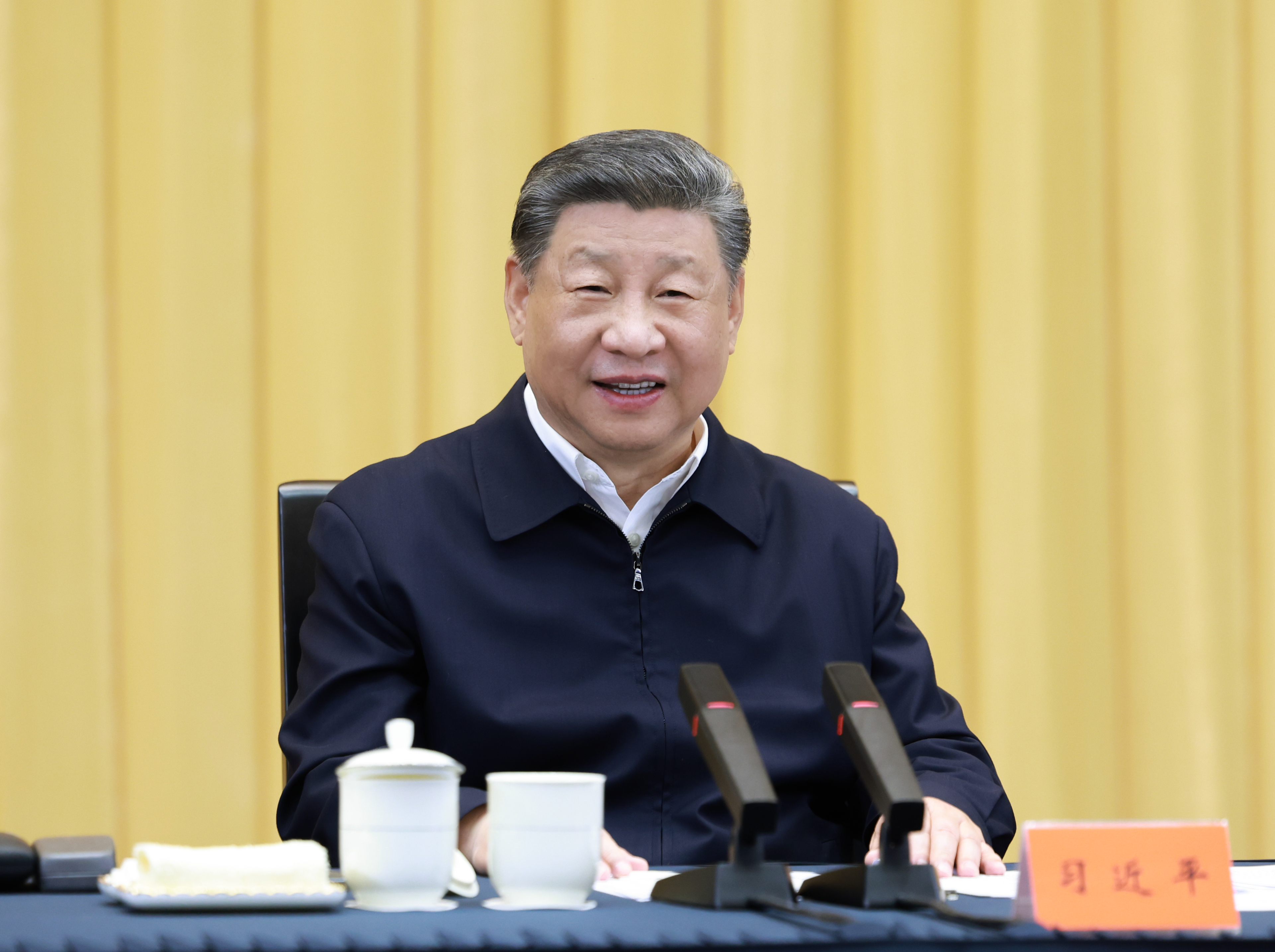 2025年4月30日上午，習(xí)近平總書(shū)記在上海主持召開(kāi)部分省區(qū)市“十五五”時(shí)期經(jīng)濟(jì)社會(huì)發(fā)展座談會(huì)并發(fā)表重要講話(huà)。