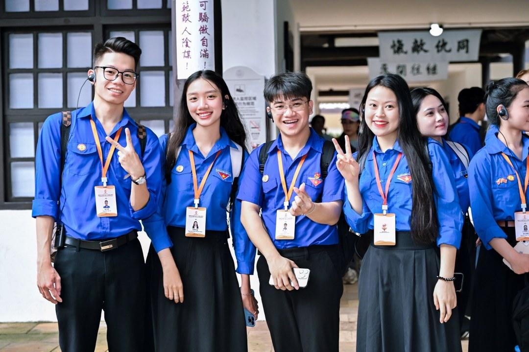200名來自越南胡志明共青團(tuán)中央的青少年代表齊聚廣州開啟“紅色研學(xué)之旅”。