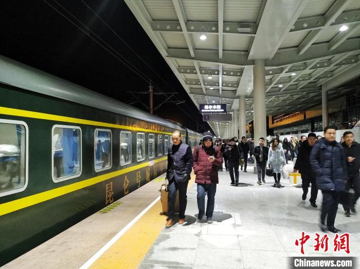 青藏鐵路沿線(xiàn)各站開(kāi)始實(shí)施電子客票