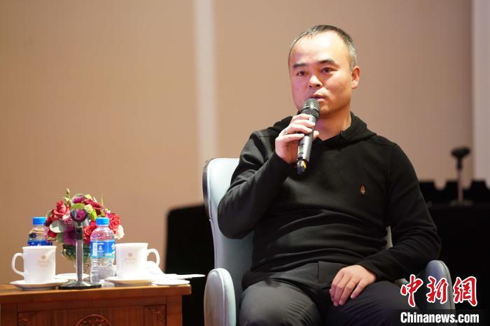 圖為<a target='_blank' >中新社</a>青海分社社長胡鐘藝就加強(qiáng)瀾湄流域新聞報(bào)道發(fā)表觀點(diǎn)?！√K丹 攝