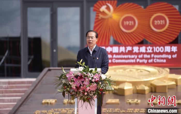 圖為中共青海省委常委、秘書長于叢樂致辭?！￡愇哪?攝