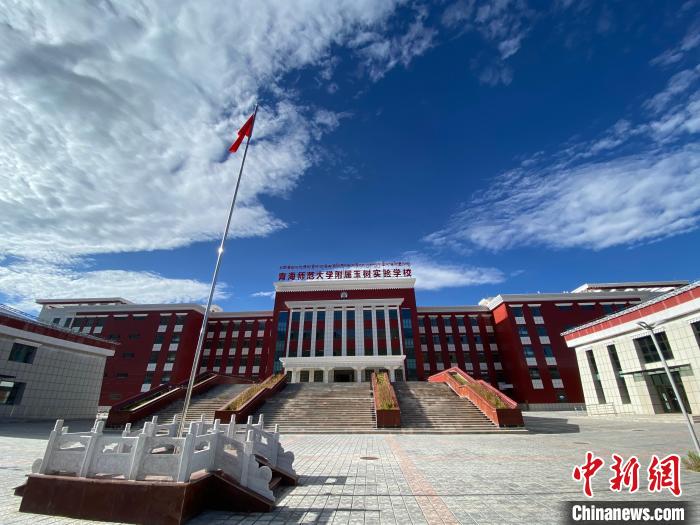 瀾滄江畔開出“教育格?；ā保含F(xiàn)代教育和生態(tài)教育并重