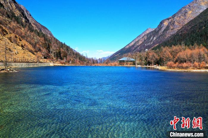 畢棚溝景區(qū)風(fēng)光?！“苍?攝