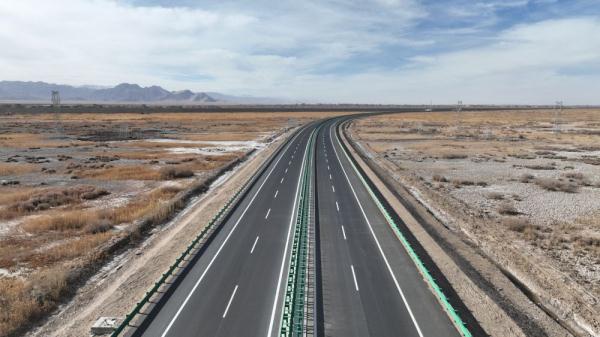 格爾木至茫崖公路擴(kuò)建工程正式通車