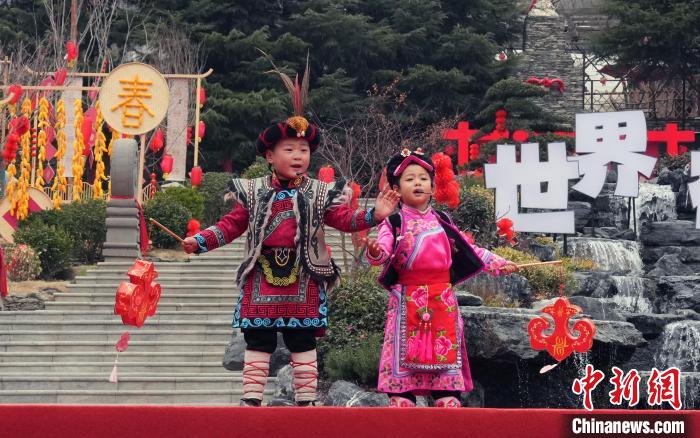 (新春見聞)阿壩州首屆村晚在理縣桃坪村啟幕