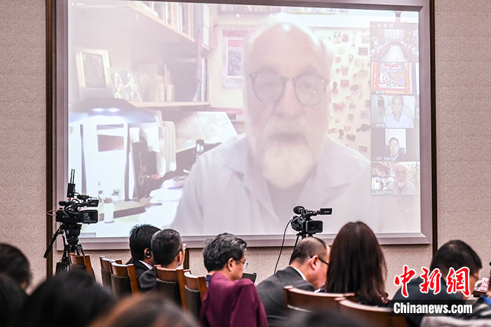5月16日，由中國社會科學院西藏智庫、中國社會科學院民族學與人類學研究所主辦的第五屆西藏智庫國際論壇在北京舉行。美國紐約州立大學教授譚·戈倫夫在主旨演講中表示，自20世紀80年代以來，西方學者對西藏研究的范圍逐漸擴大，但西藏的語言和宗教仍然是最吸引西方學者的研究領域。 <a target='_blank' ><p  align=