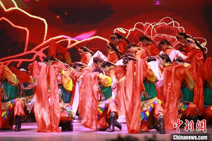 圖為農(nóng)行西藏分行演出現(xiàn)場。　農(nóng)行西藏分行 供圖