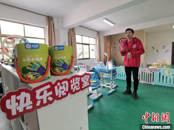 拉薩市堆龍德慶區(qū)幫普村的“心路文化空間”設(shè)有舒適的閱覽室?！≮w延 攝