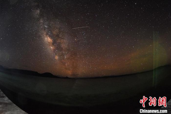 錯鄂湖星空璀璨，一顆流星劃過?！?lt;a target='_blank' ></p><p  align=