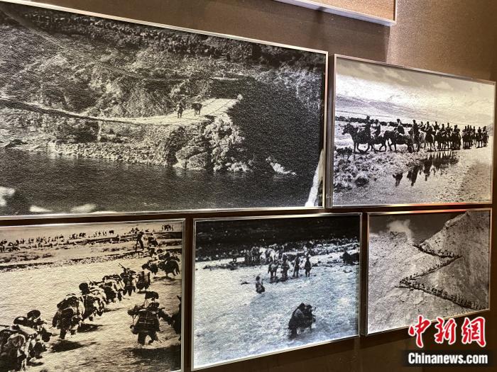 紅樓內展廳，圖為昌都戰(zhàn)役中的人民解放軍。彭寧鈴 攝
