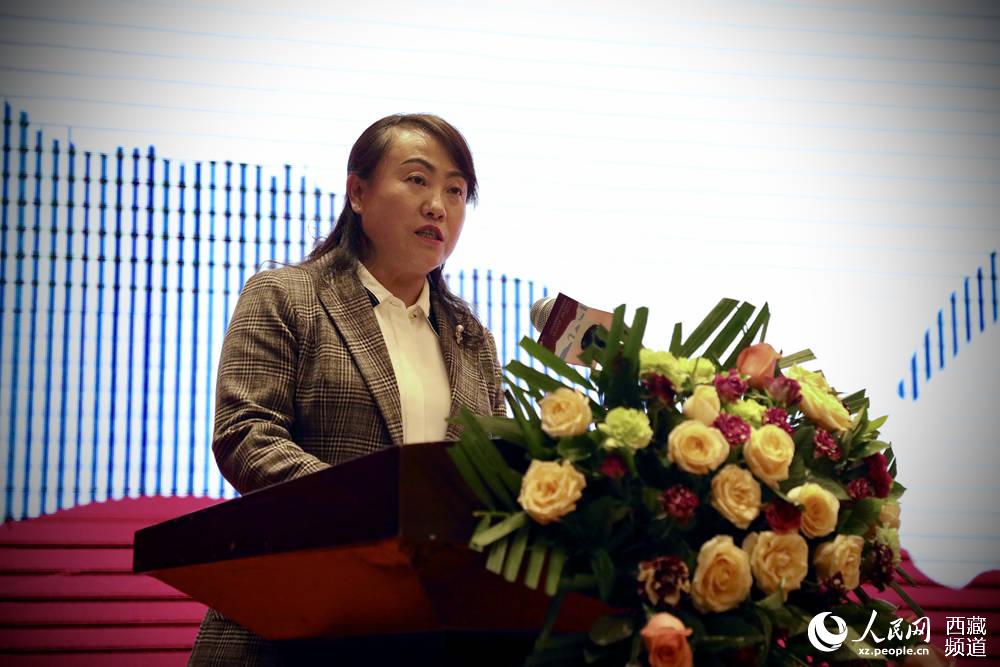 拉薩市旅游發(fā)展局相關負責人發(fā)言。人民網(wǎng) 次仁羅布攝