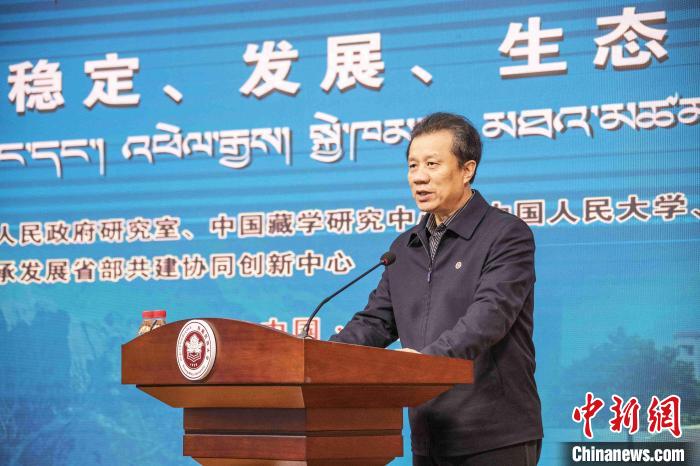 圖為西藏民族大學(xué)黨委書(shū)記、副校長(zhǎng)劉凱在開(kāi)幕式上致辭?！钪覍?攝