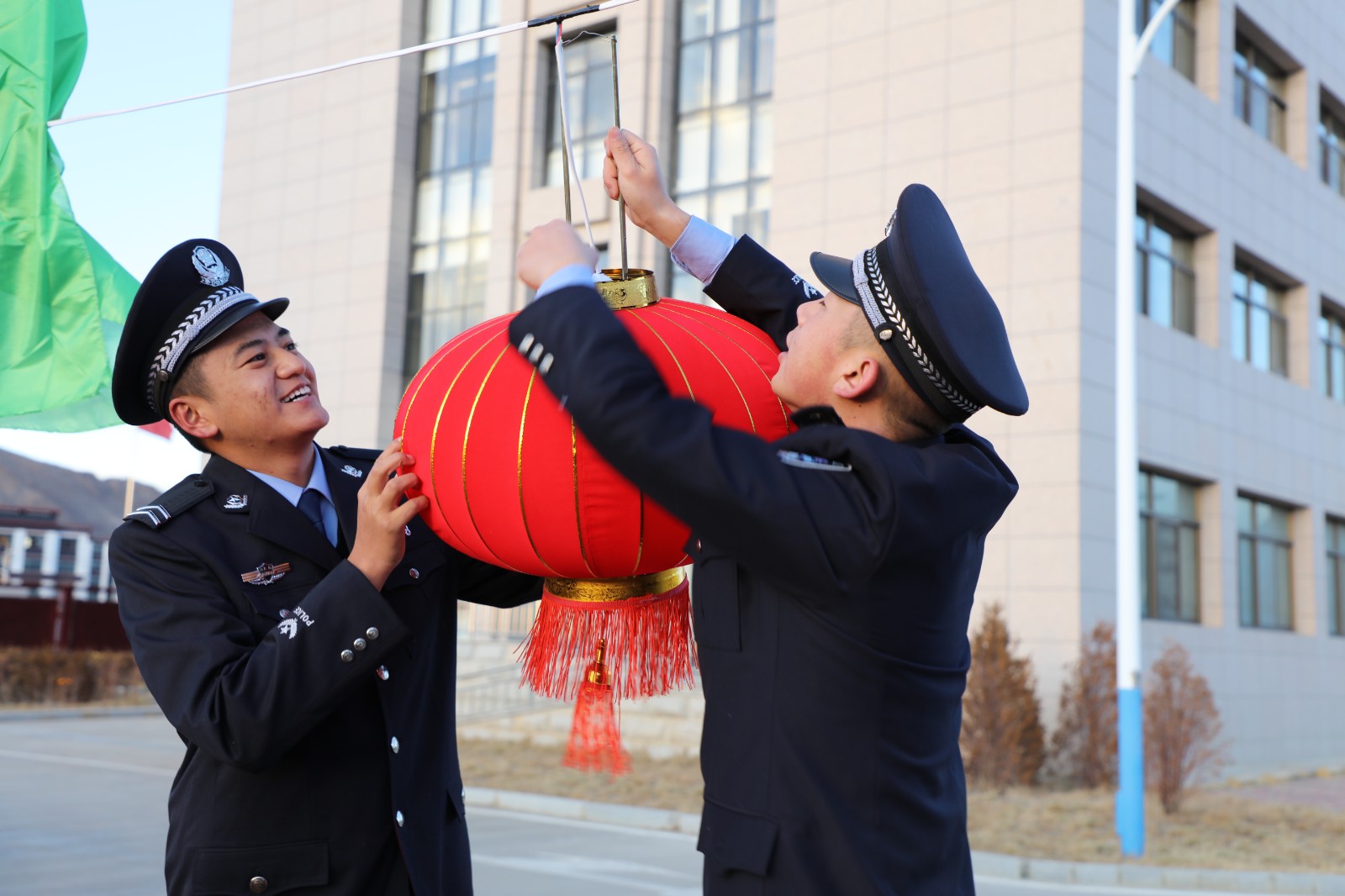 （要聞 新媒體）雪域邊關(guān)的他們，是歸途的(4189296)-20230122091651.jpg