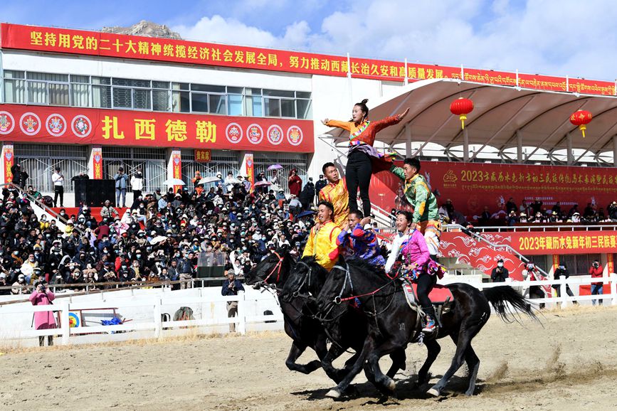 藏歷新年，精彩的馬術(shù)表演。潘多攝