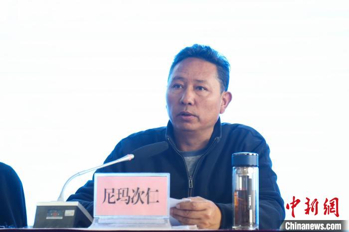 西藏自治區(qū)體育局黨組副書記、局長尼瑪次仁講話?！∝暣_ 攝
