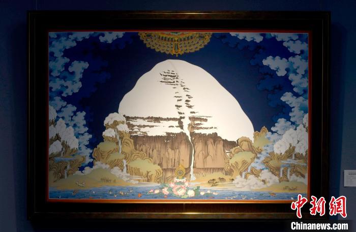 圖為5月16日，展覽中新創(chuàng)唐卡作品《岡底斯山》?！±盍?攝