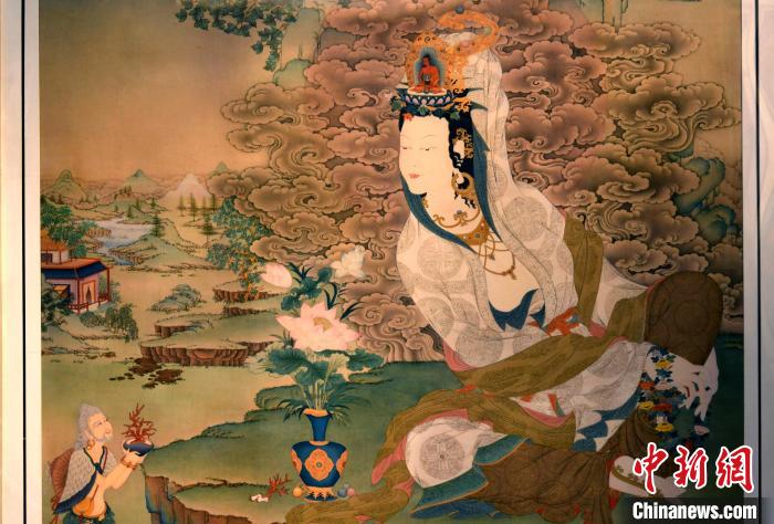 圖為5月16日，展覽中新創(chuàng)唐卡作品《靜息觀音》(局部)。　李林 攝