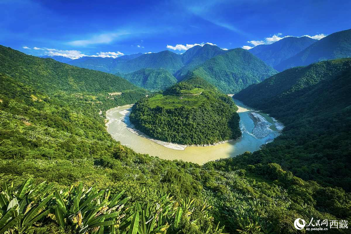 無(wú)人機(jī)航拍墨脫縣果果塘大拐彎。人民網(wǎng)記者 次仁羅布攝