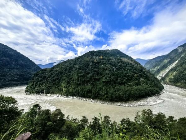 幾代建設(shè)者，歷經(jīng)半個多世紀(jì)完成！這是一條怎樣的公路？